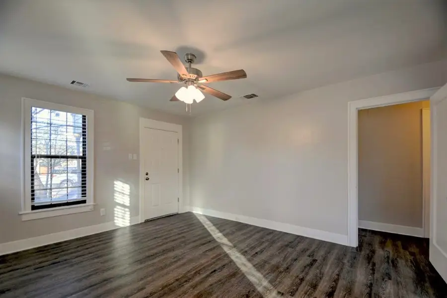 1707-B E Main St, Kerrville, TX 78028 - #3