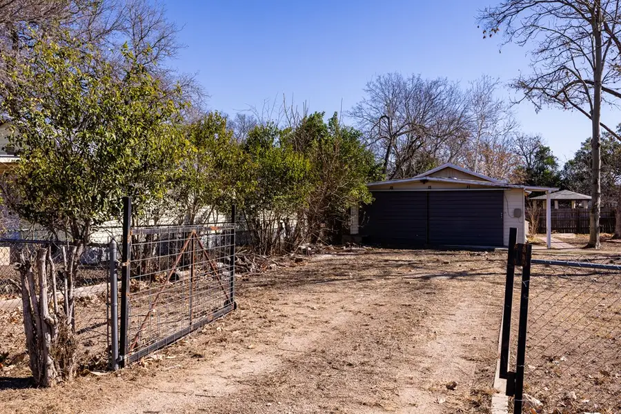 1200-B North St, Kerrville, TX 78028 - #3