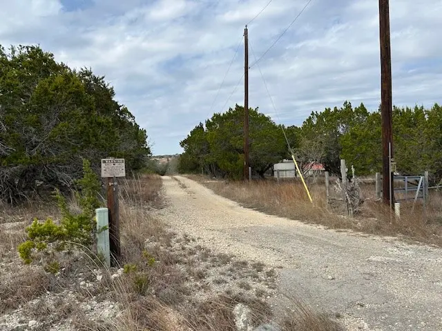 413 Center Point Dr, Center Point, TX 78010 - #2