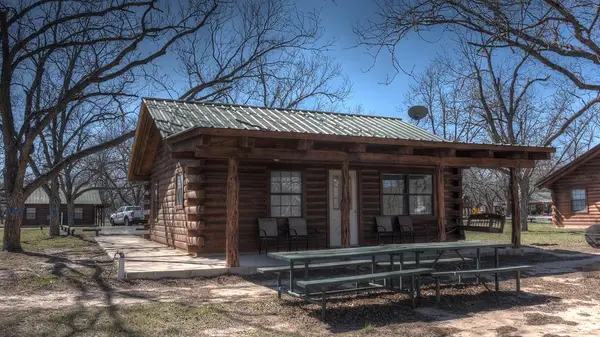 98 Red Wright Rd, Leakey, TX 78873