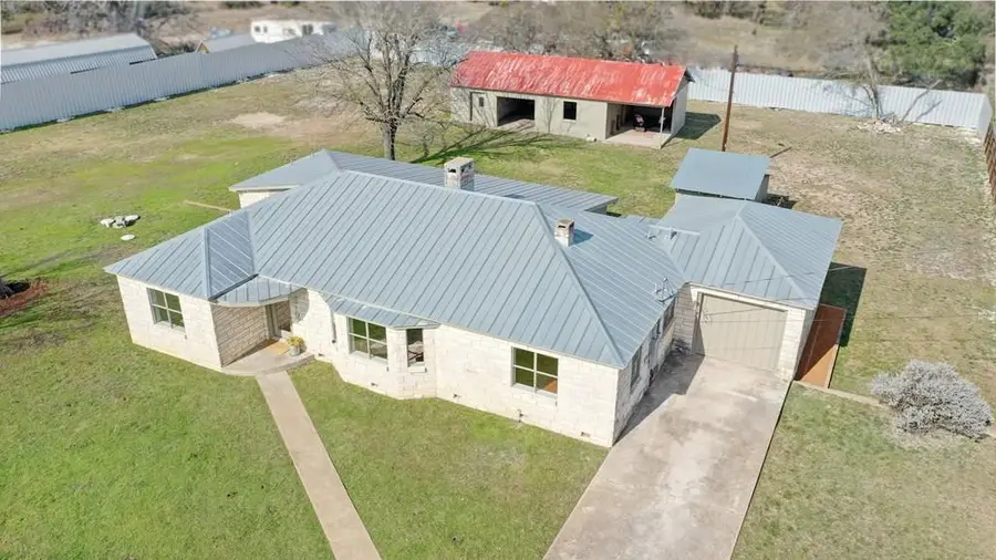 102 Myrtle St, Harper, TX 78631 - #2