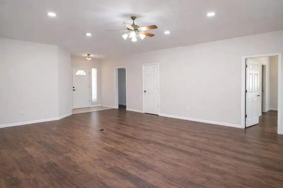 660 Oak Valley Dr, Kerrville, TX 78028 - #3