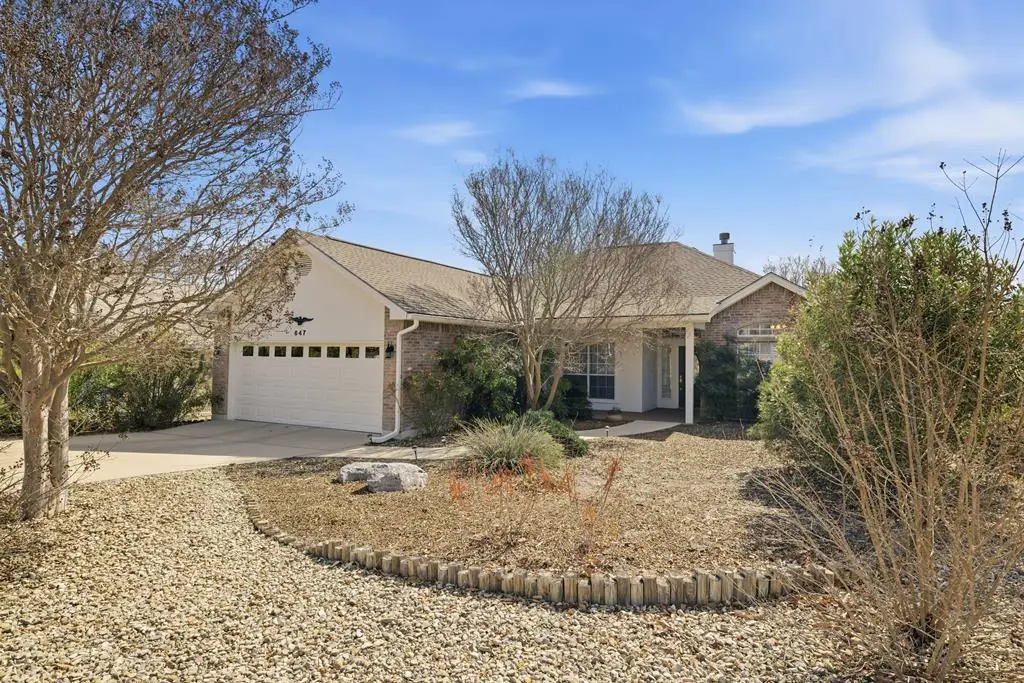 647 Oak Valley Dr, Kerrville, TX 78028 - #1