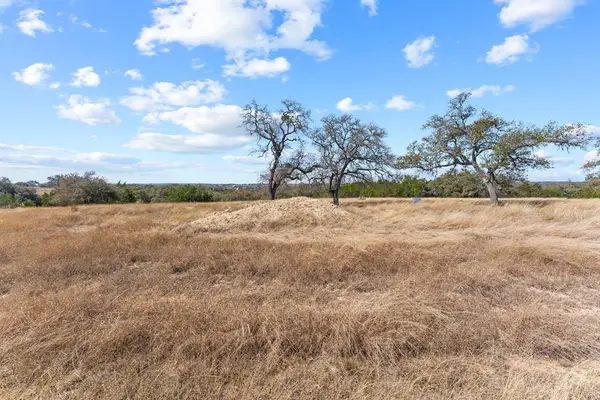 1700 N Cattlemans Crossing Dr, Kerrville, TX 78028