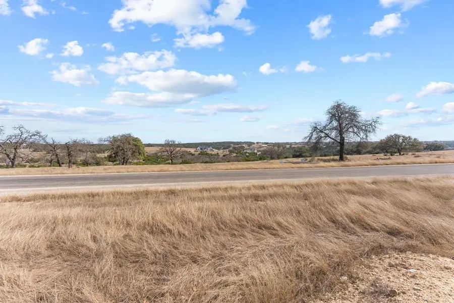1700 N Cattlemans Crossing Dr, Kerrville, TX 78028 - #2