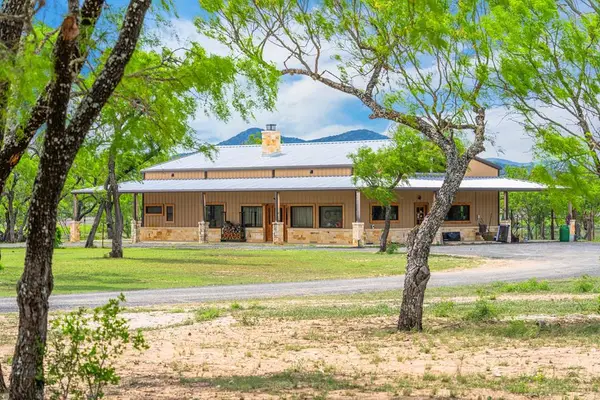 1065 B And R Ranch, Utopia, TX 78884