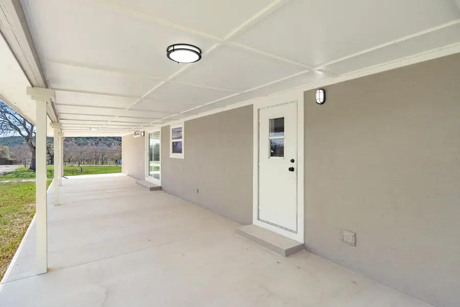 235 S Lillian Dr, Kerrville, TX 78028 - #2