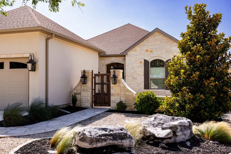 3116 E Pinnacle Club Dr, Kerrville, TX 78028 - #2