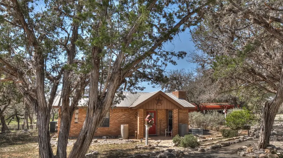 22 George Hoover Ln, Leakey, TX 78873 - #2