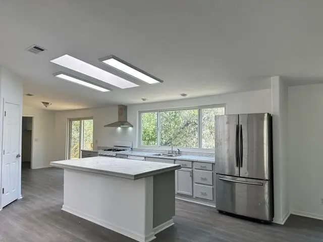 314 W First St, Camp Wood, TX 78833 - #2