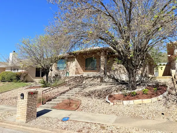 214 Oak Hill Dr, Kerrville, TX 78028