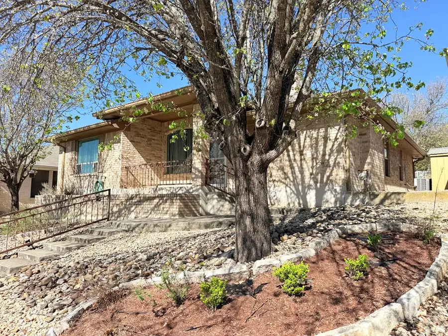 214 Oak Hill Dr, Kerrville, TX 78028 - #2