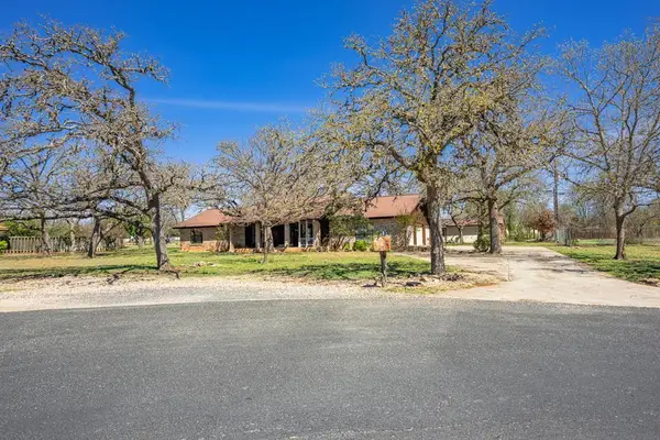 162 Oak Wood Rd, Kerrville, TX 78028