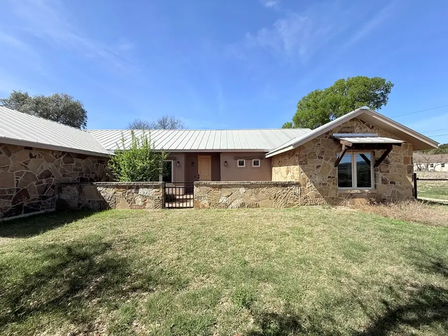 144 Homer Dr, Kerrville, TX 78028 - #2