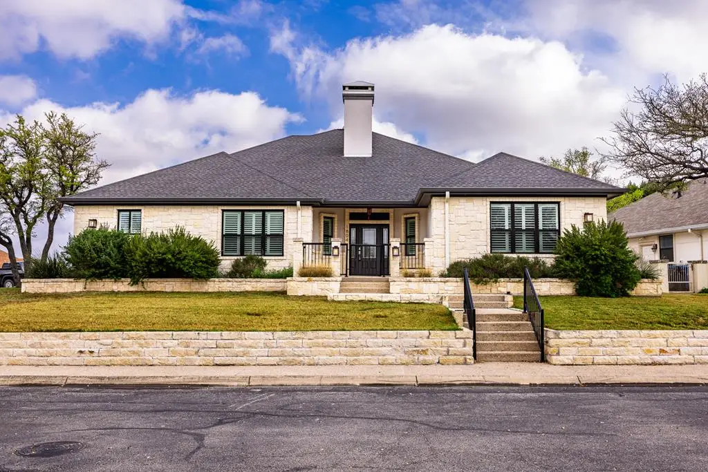 1804 Valencia Dr, Kerrville, TX 78028 - #1