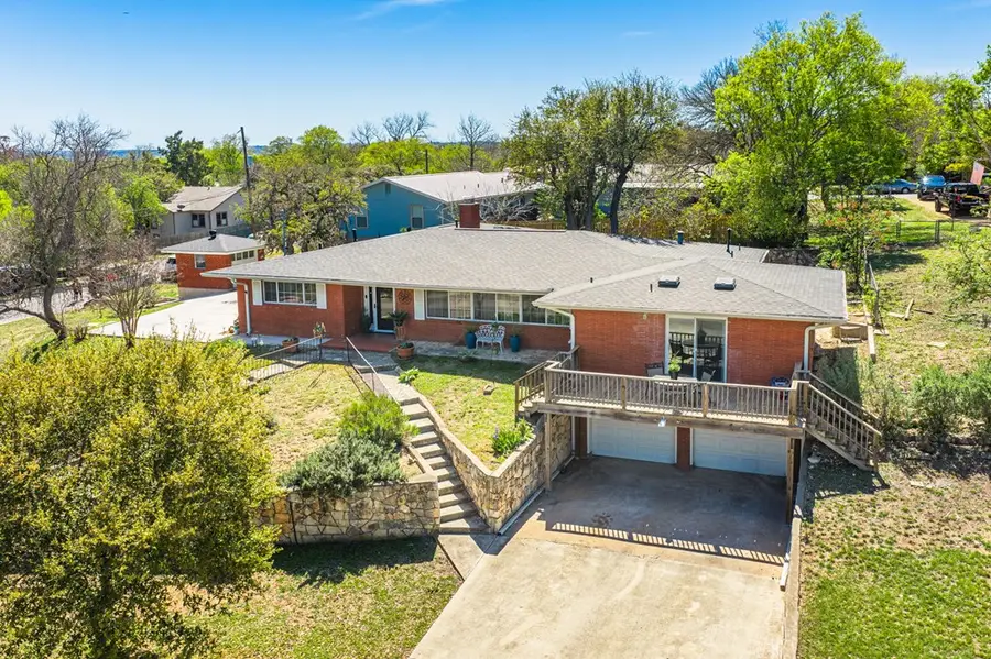 825 Golf St, Kerrville, TX 78028 - #2