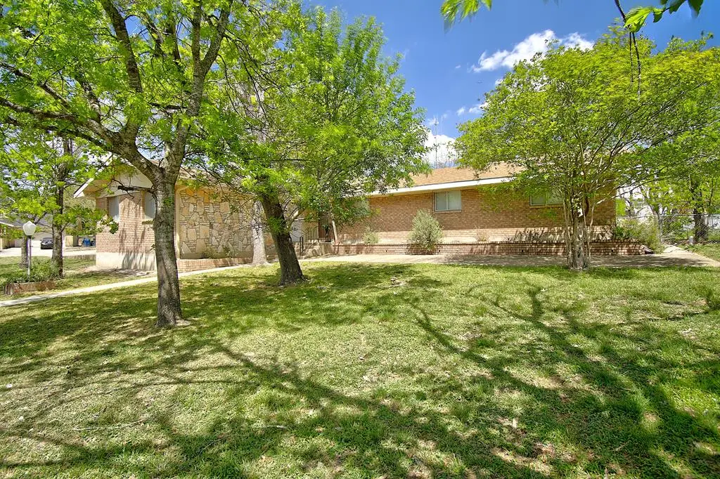1900 Michelle Dr, Kerrville, TX 78028 - #1