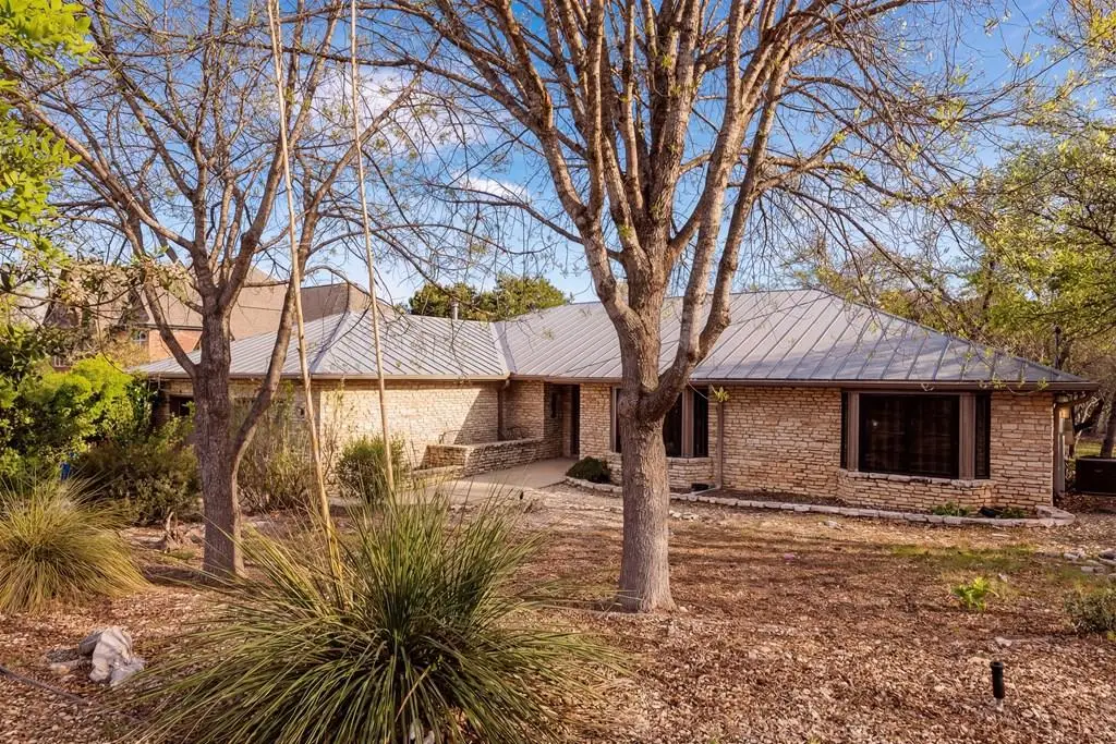 416 West Crest Dr, Kerrville, TX 78028 - #1