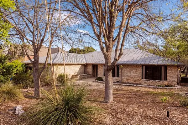 416 West Crest Dr, Kerrville, TX 78028