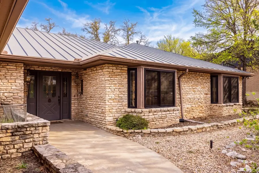 416 West Crest Dr, Kerrville, TX 78028 - #3
