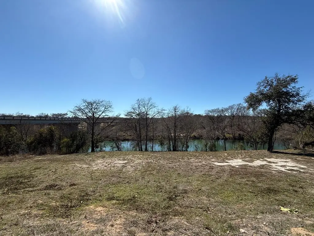 3147/49 Riverside Dr, Kerrville, TX 78028 - #1
