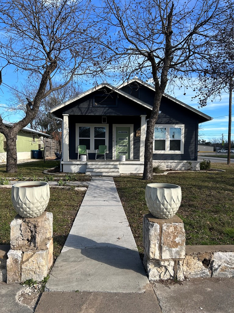 1524 N Water St, Kerrville, TX 78028 - #2