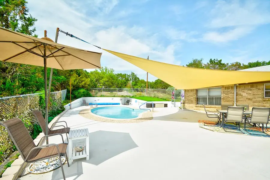 307 Westway Dr, Kerrville, TX 78028 - #3