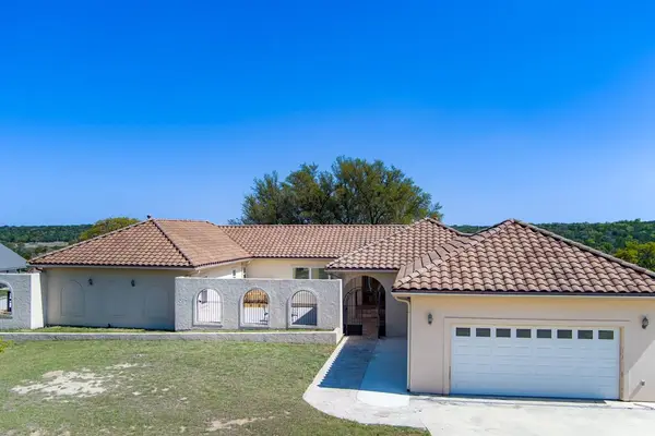 305 Teague Rd, Kerrville, TX 78028