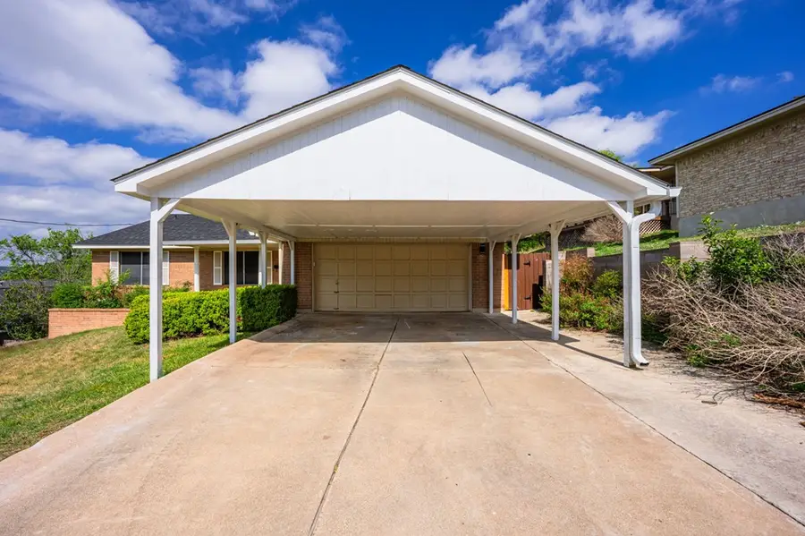 1310 Carol Ann St., Kerrville, TX 78028 - #2