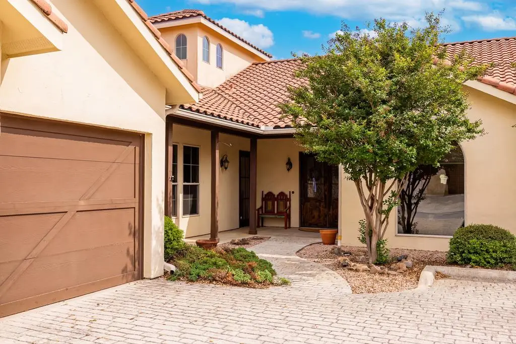 3801-16 E Club House Rd, Kerrville, TX 78028 - #1