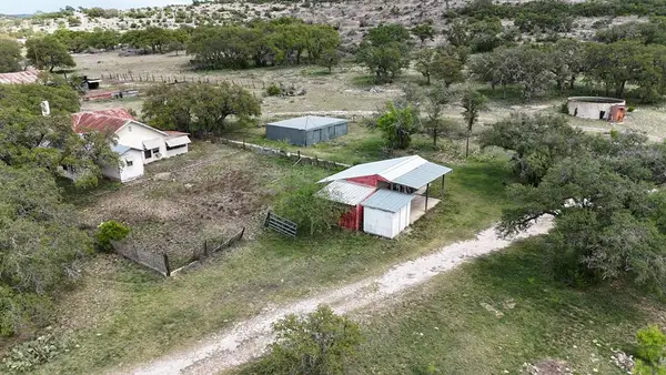 10347 Fm 674, Rocksprings, TX 78880