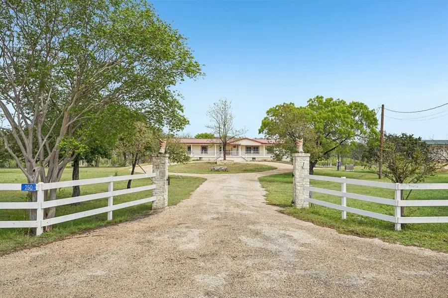 250 Wharton Rd, Kerrville, TX 78028 - #2