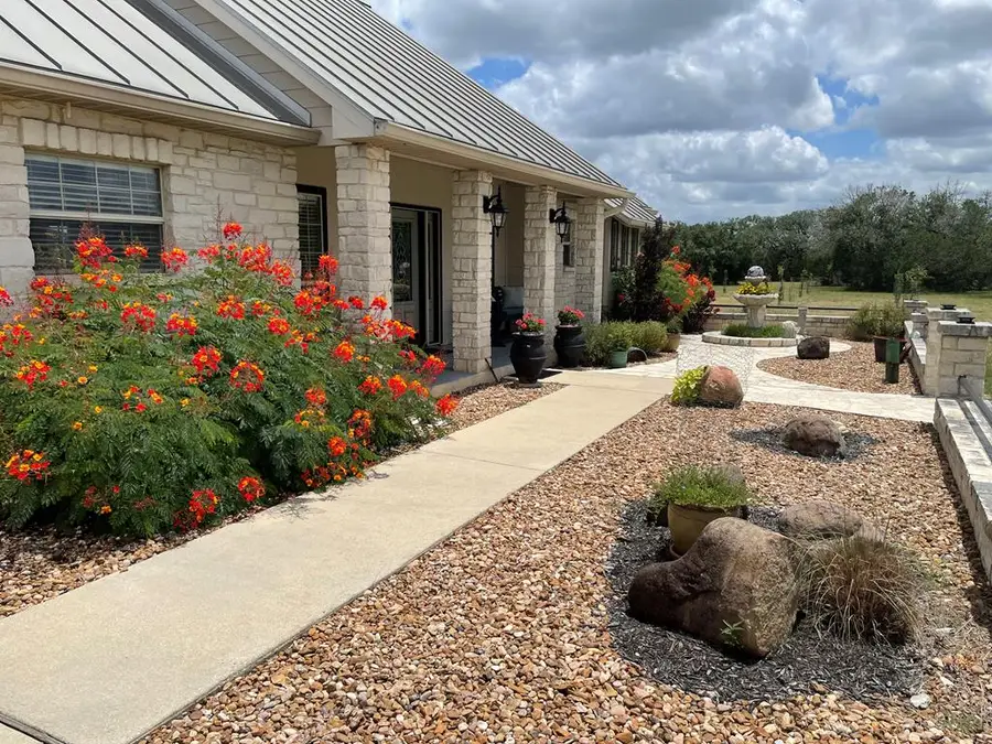 360 Bluff Creek Rd, Center Point, TX 78010 - #2