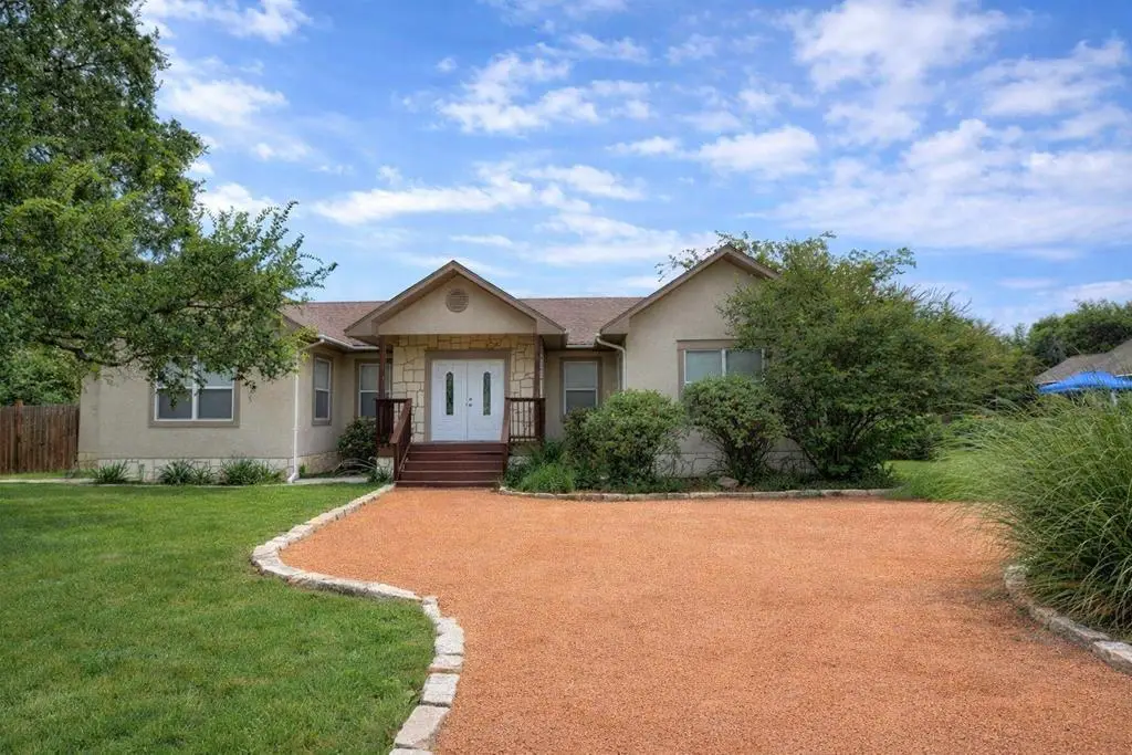 659 Town Creek Rd, Kerrville, TX 78028 - #1
