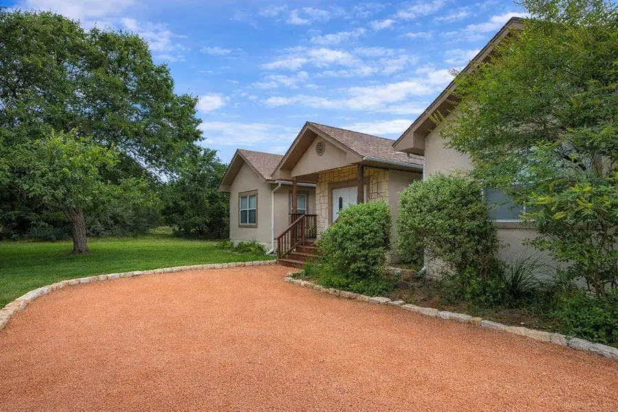 659 Town Creek Rd, Kerrville, TX 78028 - #2