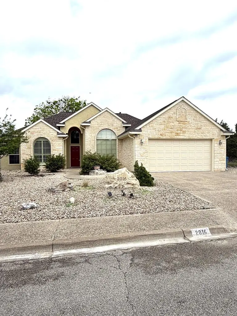 2016 Crown Ridge Dr, Kerrville, TX 78028 - #1