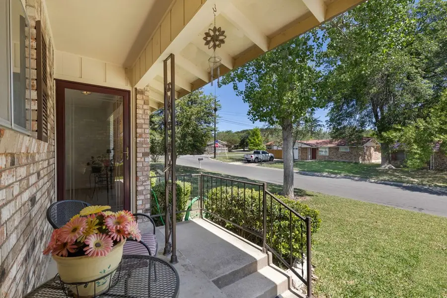 1129 Lake Dr, Kerrville, TX 78028 - #3