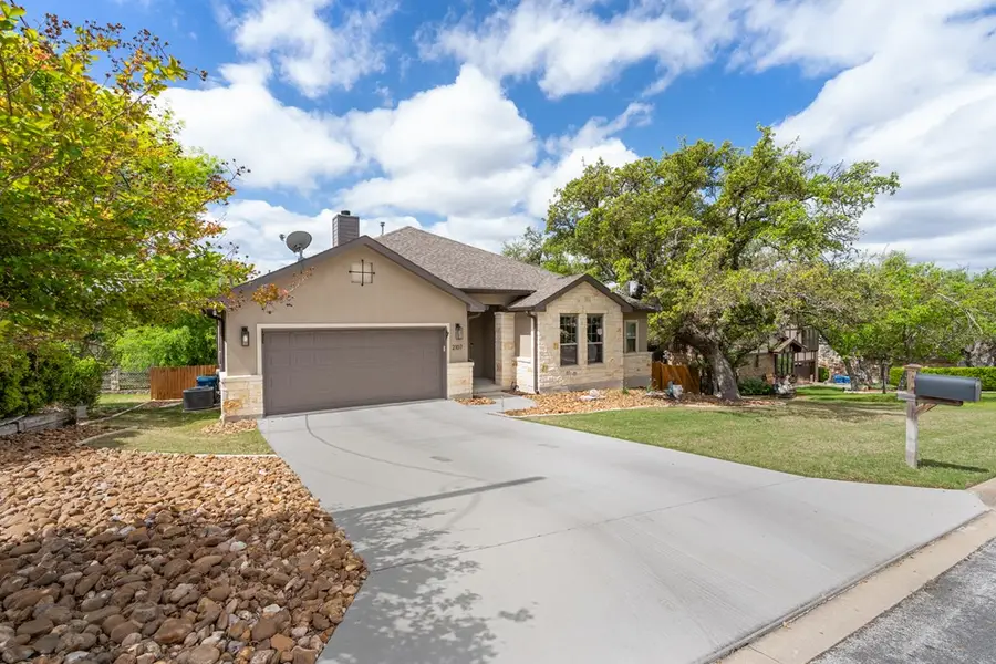 2107 West Bluff Dr, Kerrville, TX 78028 - #2