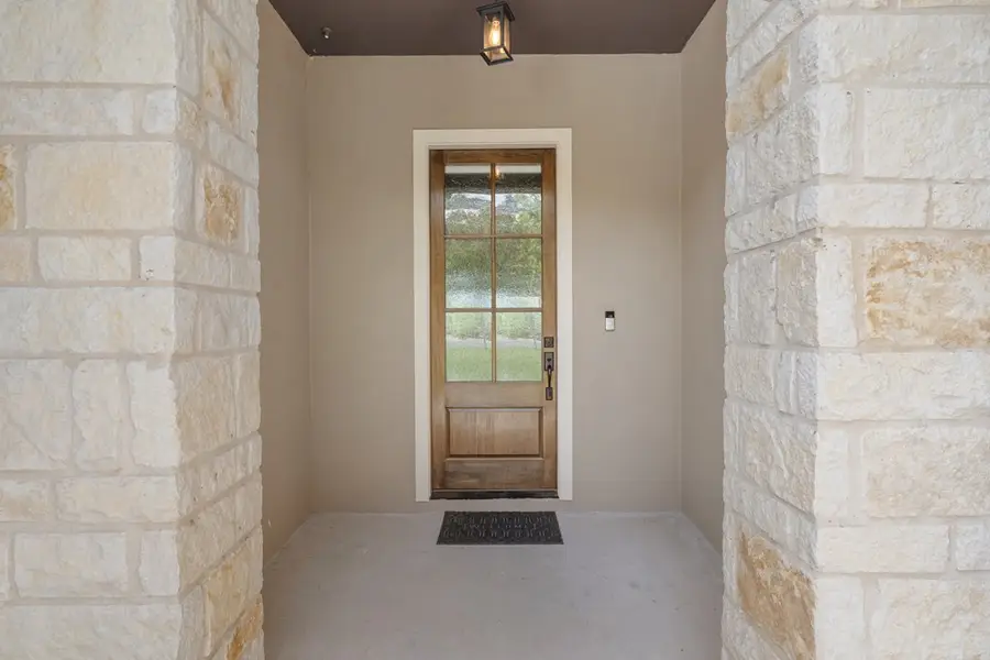 2107 West Bluff Dr, Kerrville, TX 78028 - #3