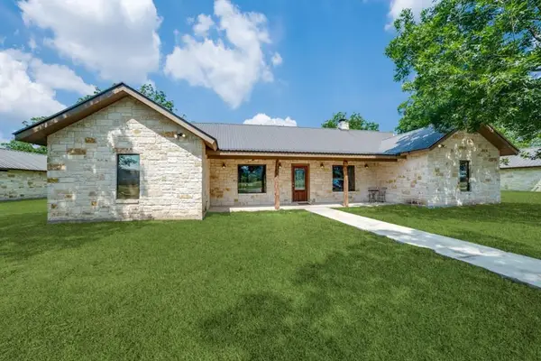 170 Johnny Seibert Ln, Leakey, TX 78873