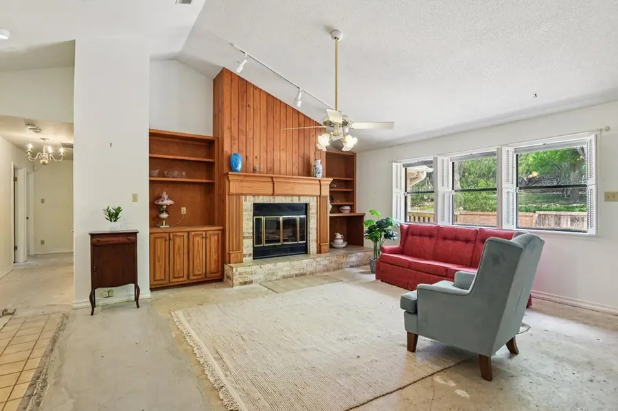 1310 Warbler Dr, Kerrville, TX 78028 - #2