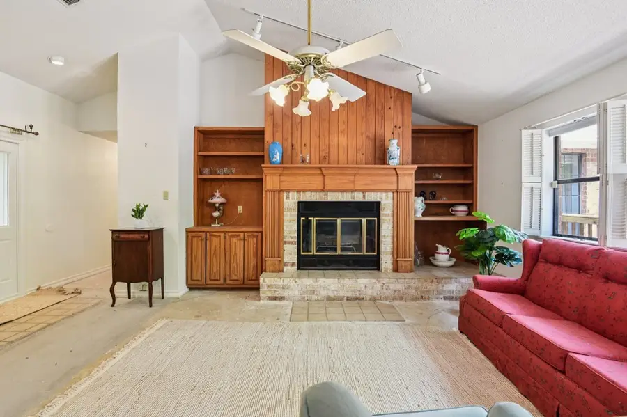 1310 Warbler Dr, Kerrville, TX 78028 - #3