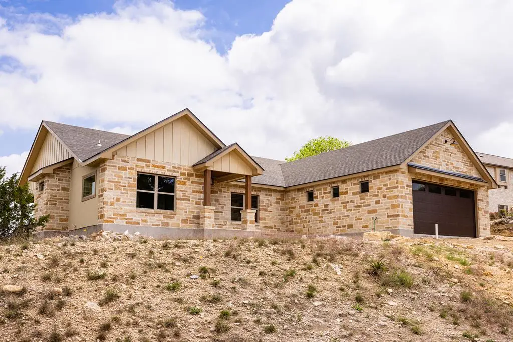 200 Castle Pines Dr, Kerrville, TX 78028 - #1
