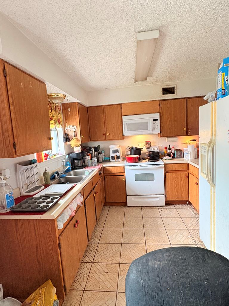 407 Peterson Dr, Kerrville, TX 78028 - #3