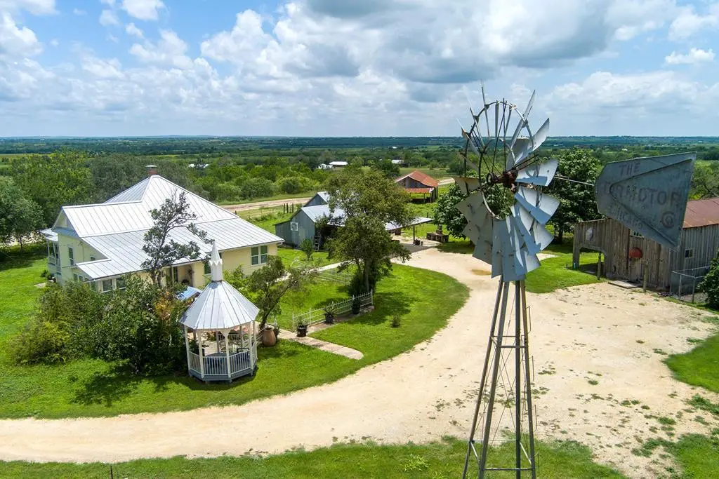 4515 Stapper Rd, Saint Hedwig, TX 78152 - #1