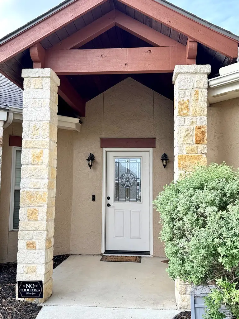 1116 Norfolk Ln, Kerrville, TX 78028 - #3