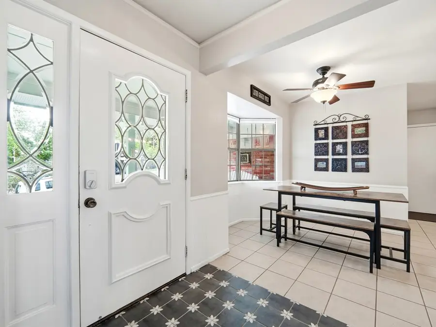 801 Alamo Dr, Kerrville, TX 78028 - #3