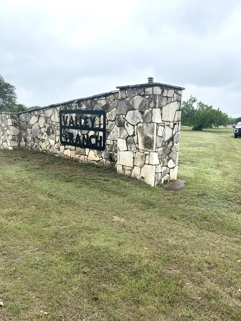 35 Cardinal Dr, Camp Wood, TX 78833 - #1