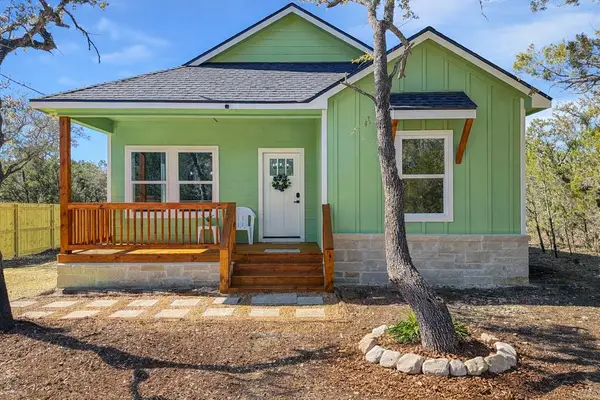 656 Skyline Dr, Bandera, TX 78003