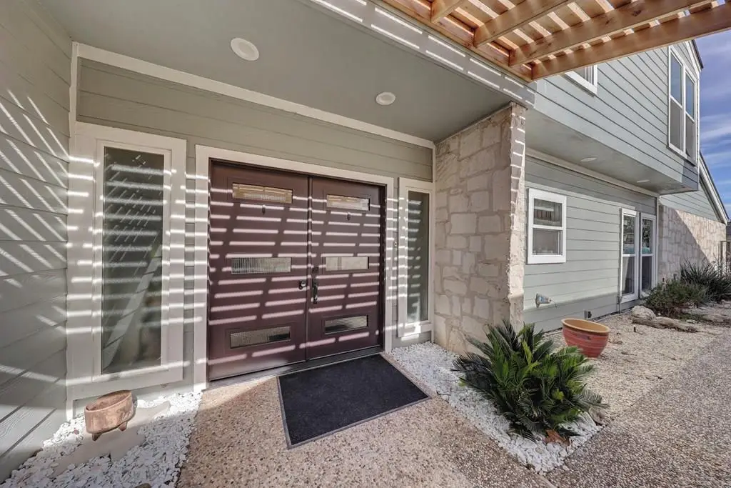 356 Englewood Dr, Kerrville, TX 78028 - #1